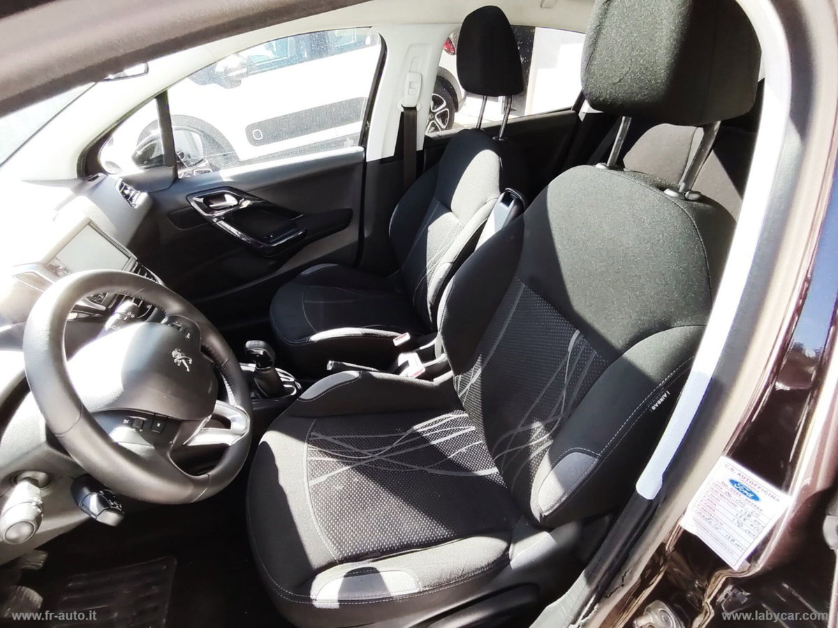 Peugeot 208 VTi 82 CV 5 porte Allure (9)