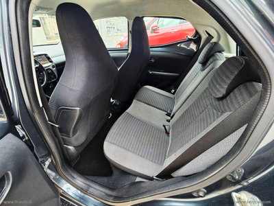 Toyota Aygo 1.0 VVT-i 72 CV 5 porte x-cite (15)