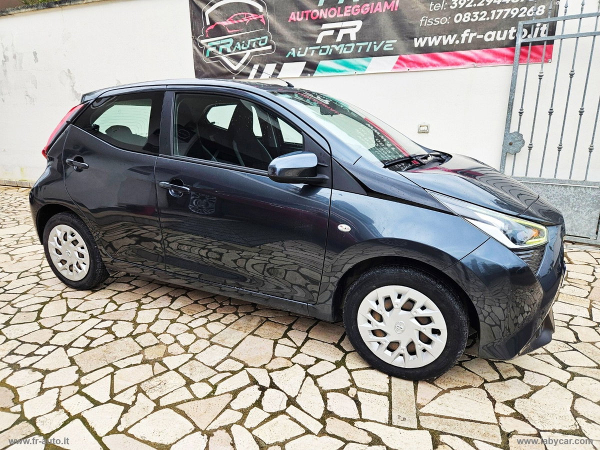 Toyota Aygo 1.0 VVT-i 72 CV 5 porte x-cite (5)