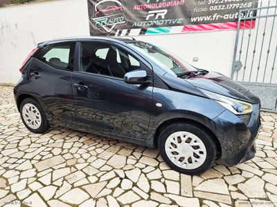 Toyota Aygo 1.0 VVT-i 72 CV 5 porte x-cite (5)