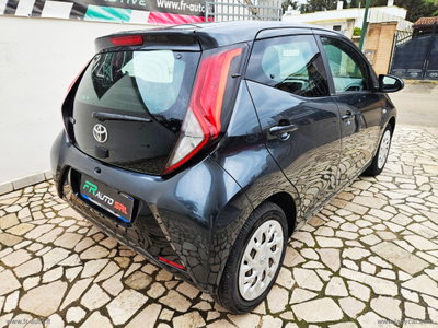 Toyota Aygo 1.0 VVT-i 72 CV 5 porte x-cite (6)