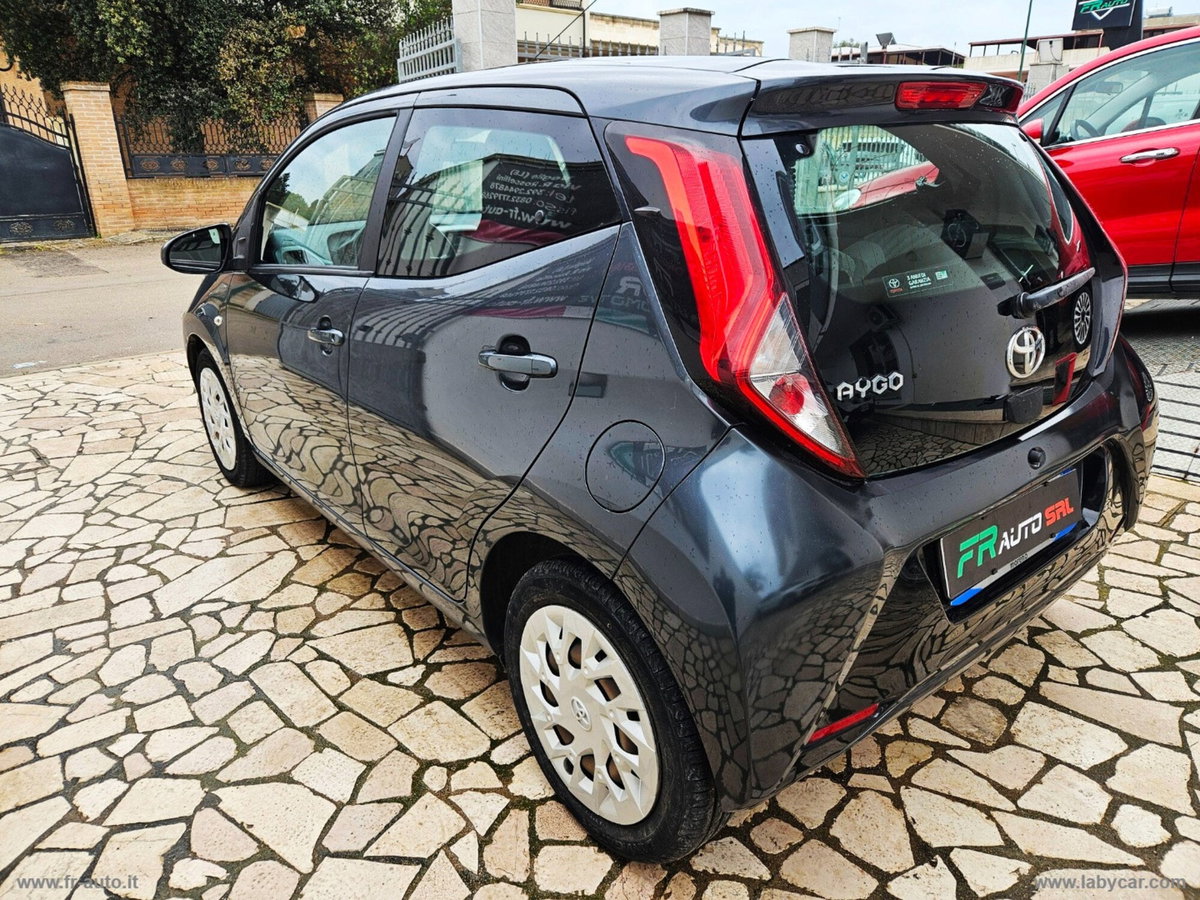 Toyota Aygo 1.0 VVT-i 72 CV 5 porte x-cite (8)