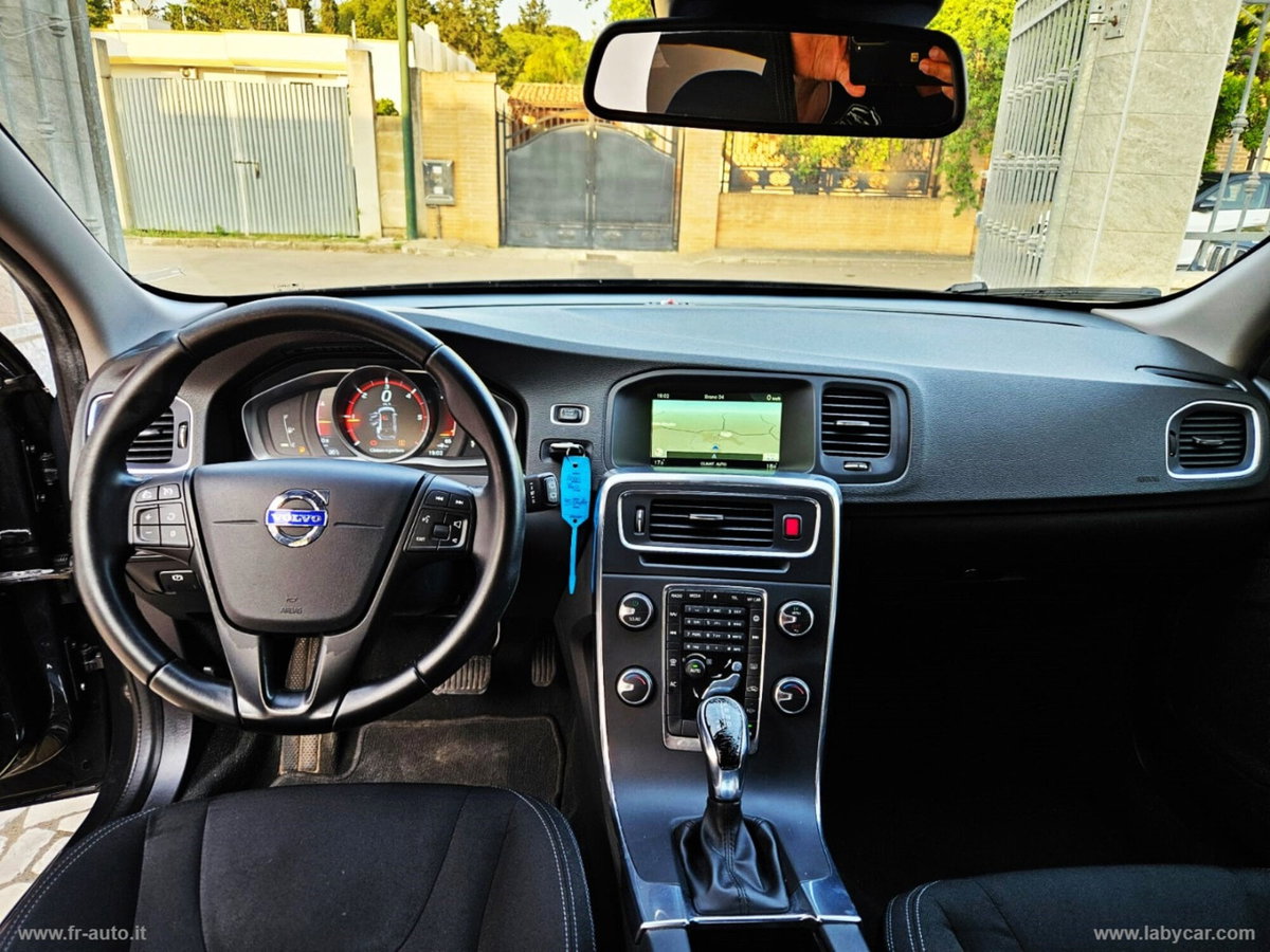 Volvo V60 D3 Geartronic Summum (11)
