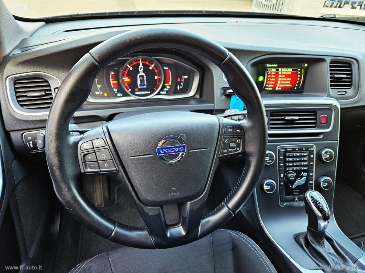 Volvo V60 D3 Geartronic Summum (12)