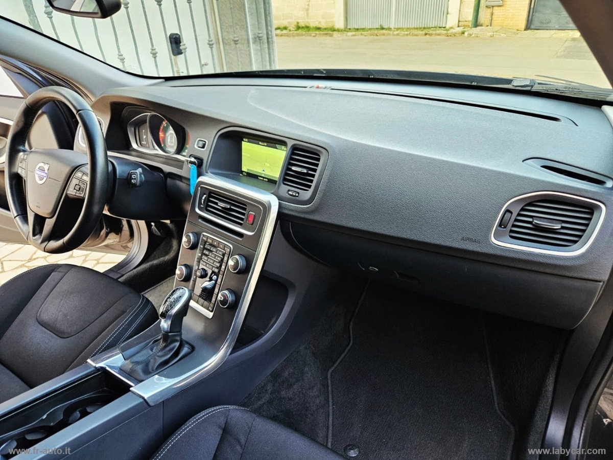 Volvo V60 D3 Geartronic Summum (13)