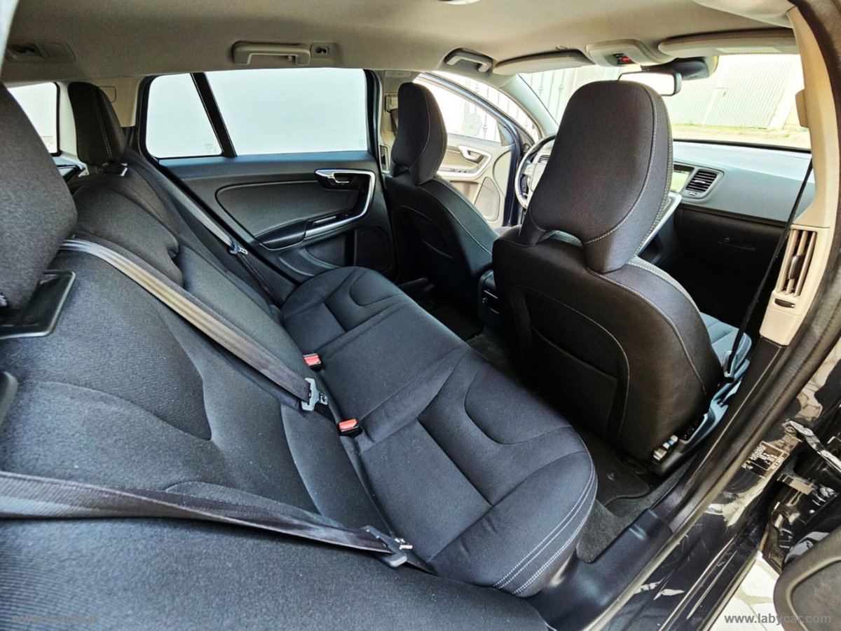 Volvo V60 D3 Geartronic Summum (15)