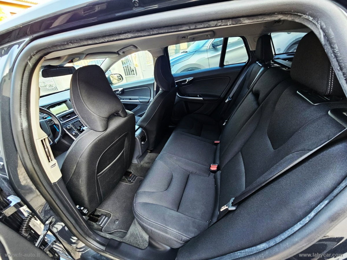 Volvo V60 D3 Geartronic Summum (16)
