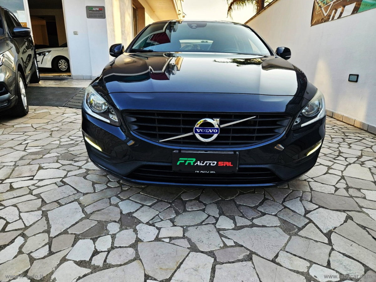 Volvo V60 D3 Geartronic Summum (3)