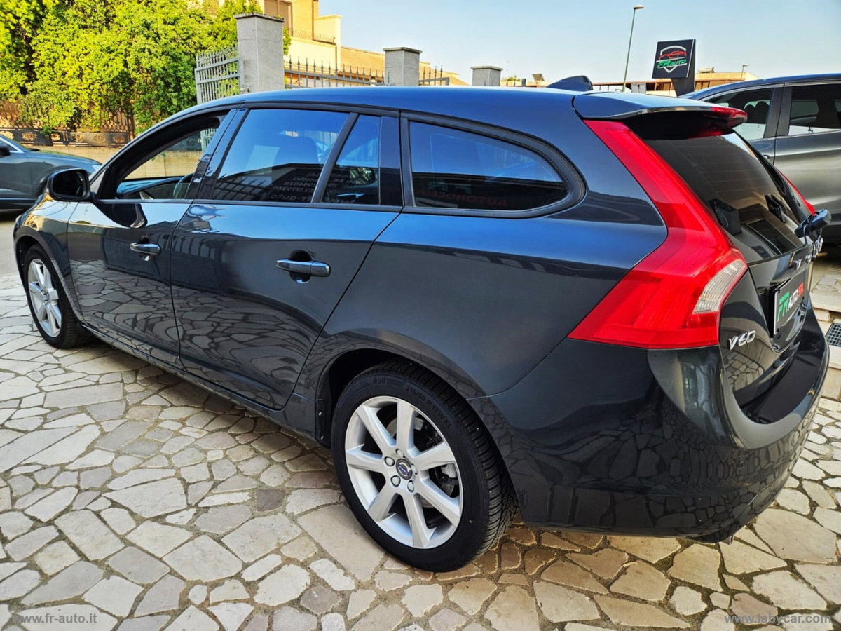 Volvo V60 D3 Geartronic Summum (8)