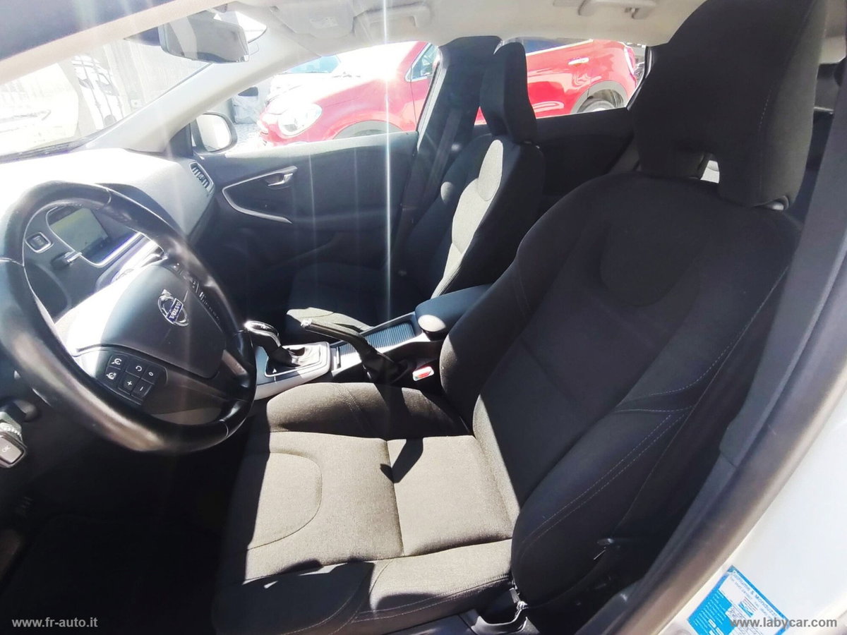 Volvo V40 D2 1.6 Powershift Summum (10)
