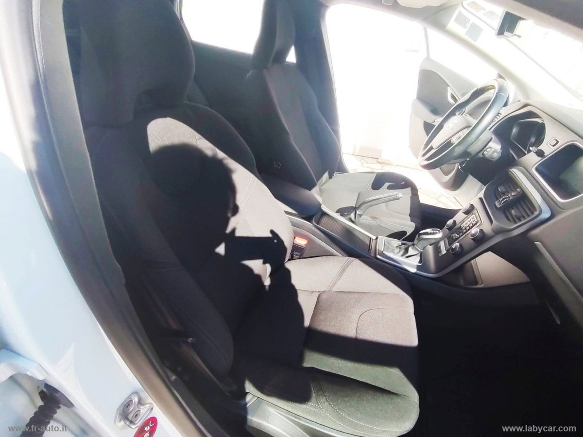 Volvo V40 D2 1.6 Powershift Summum (11)