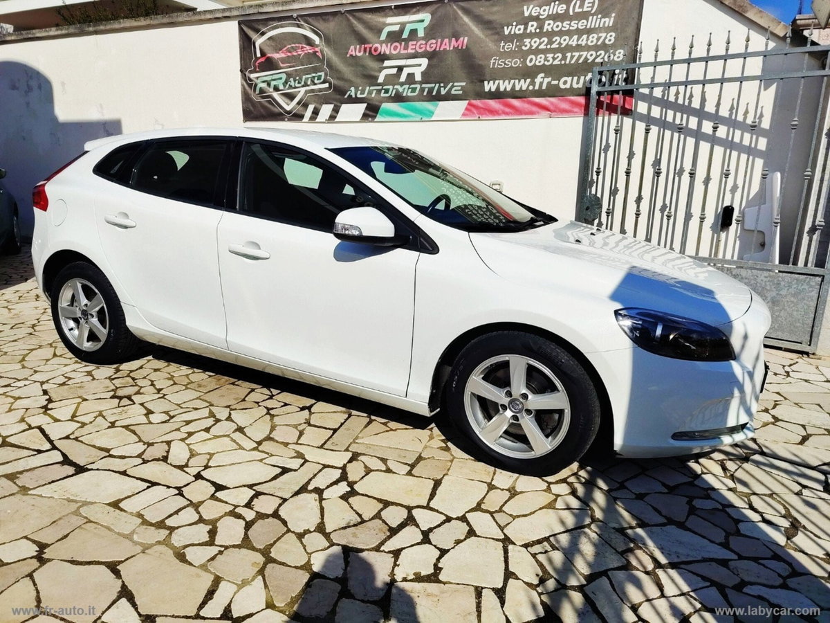 Volvo V40 D2 1.6 Powershift Summum (5)