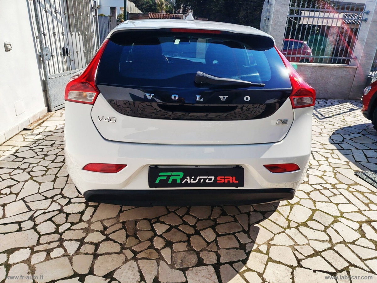 Volvo V40 D2 1.6 Powershift Summum (6)