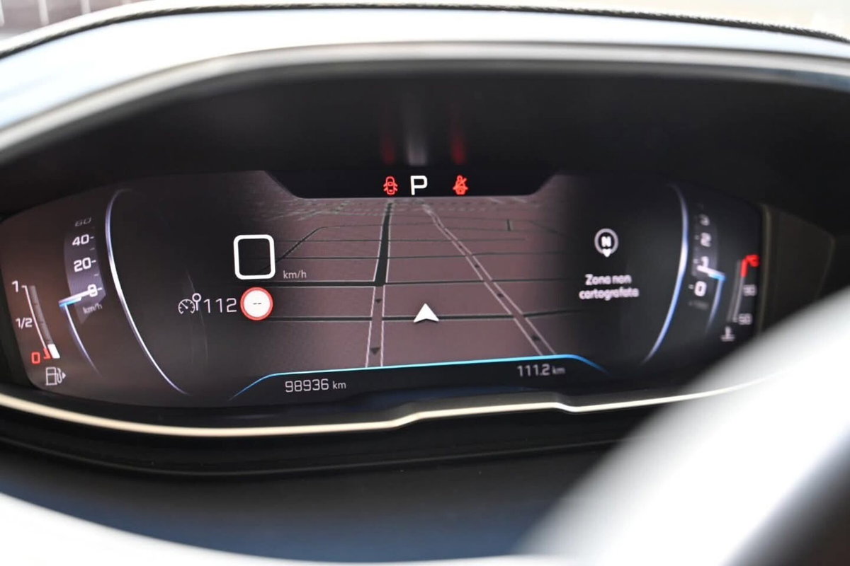 Peugeot 3008 BlueHDi 130 S&S EAT8 Allure Pack (15)