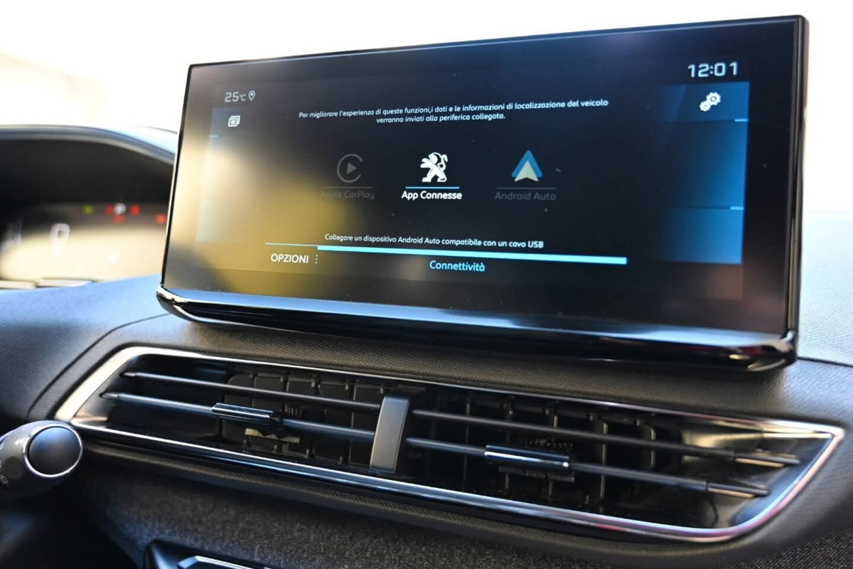 Peugeot 3008 BlueHDi 130 S&S EAT8 Allure Pack (6)