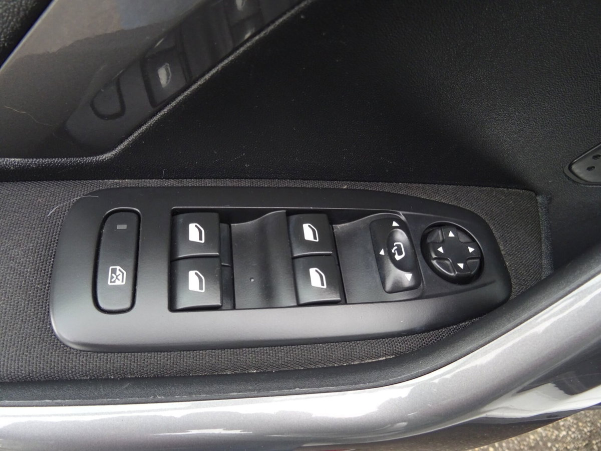 Peugeot 2008 82 Active (11)