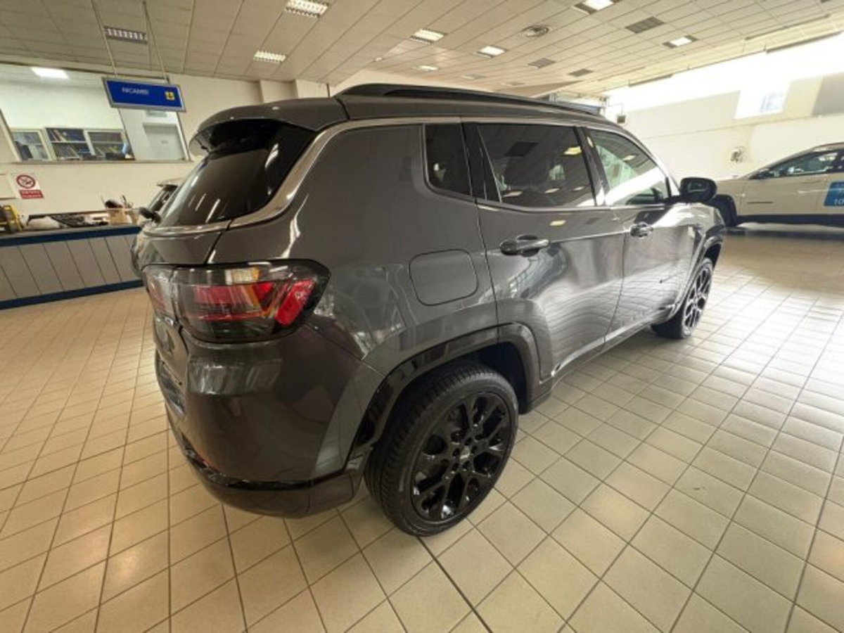 Jeep Compass 1.3 Turbo T4 2WD Limited (4)
