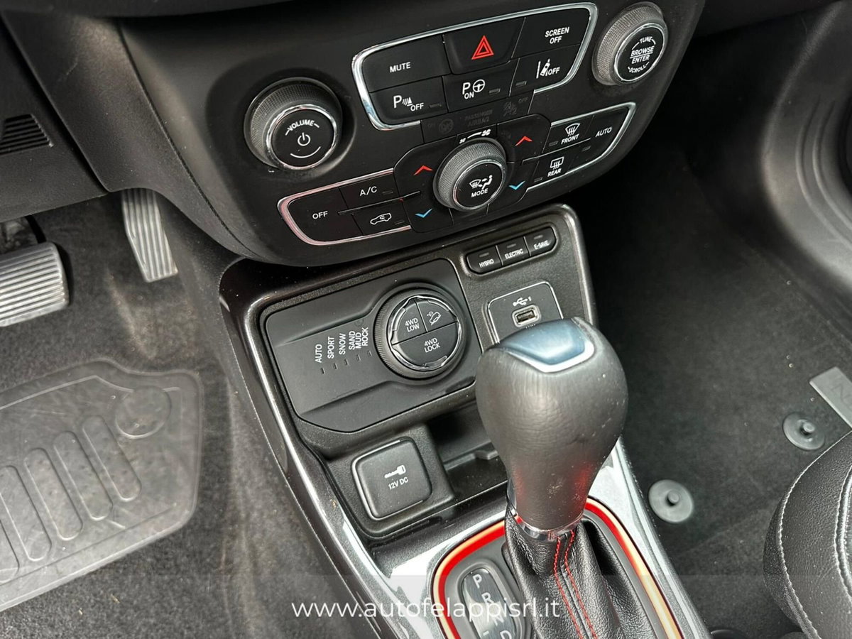 Jeep Compass 1.3 turbo t4 phev Trailhawk 4xe auto (11)