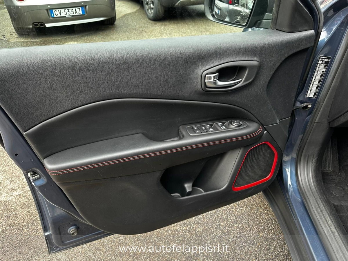 Jeep Compass 1.3 turbo t4 phev Trailhawk 4xe auto (13)