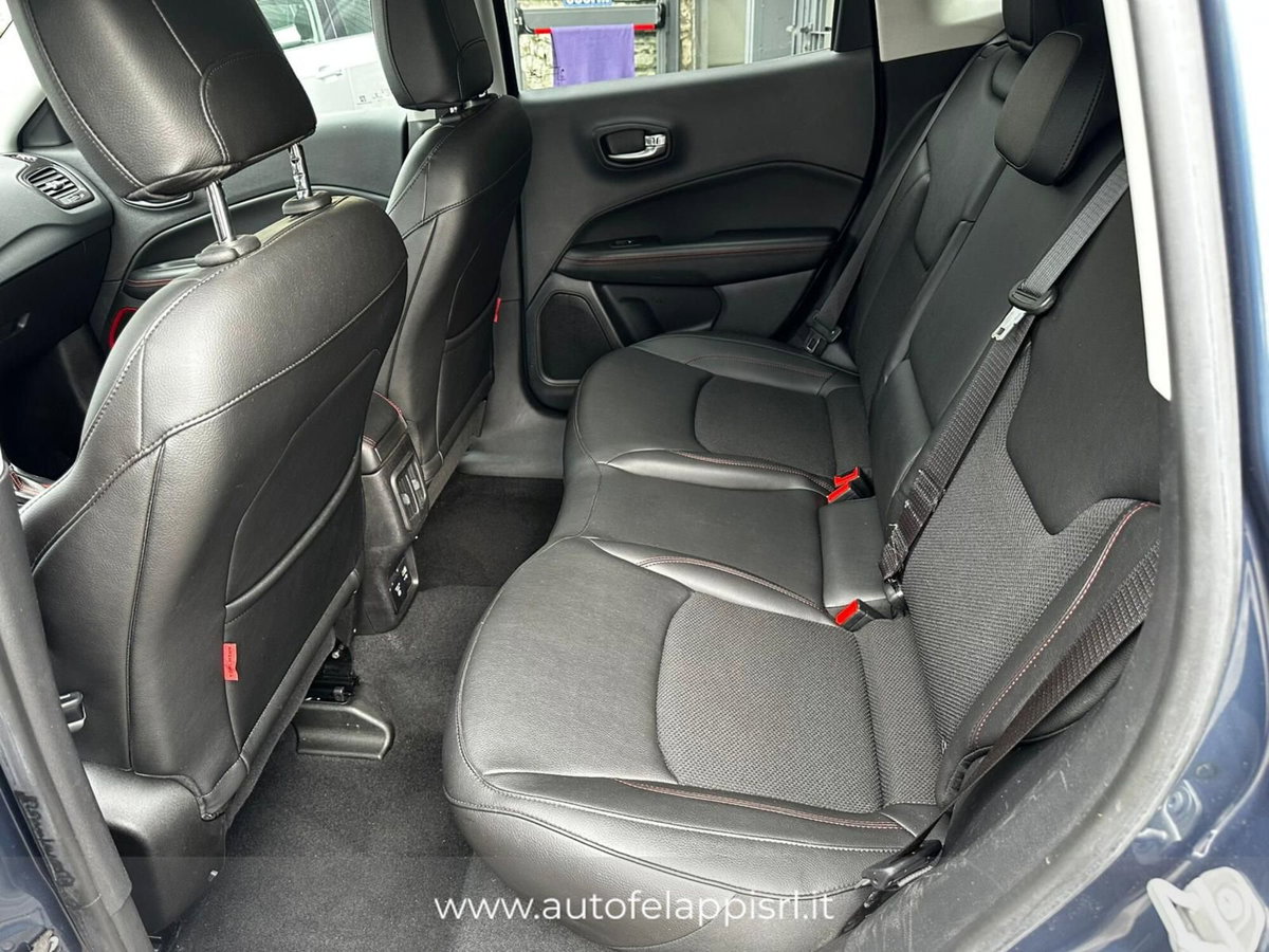 Jeep Compass 1.3 turbo t4 phev Trailhawk 4xe auto (14)