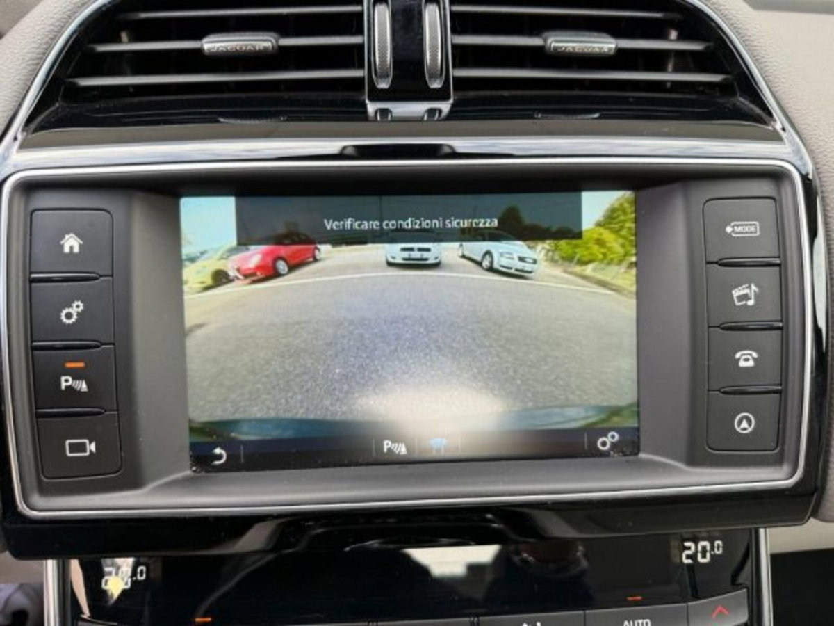 Jaguar XE 2.0 D Turbo 180CV aut. Prestige (13)