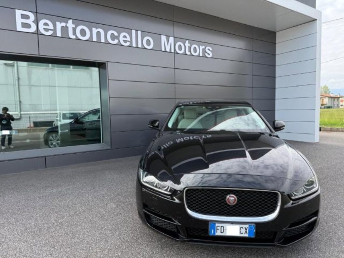 Jaguar XE 2.0 D Turbo 180CV aut. Prestige (2)