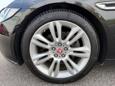 Jaguar XE 2.0 D Turbo 180CV aut. Prestige (7)