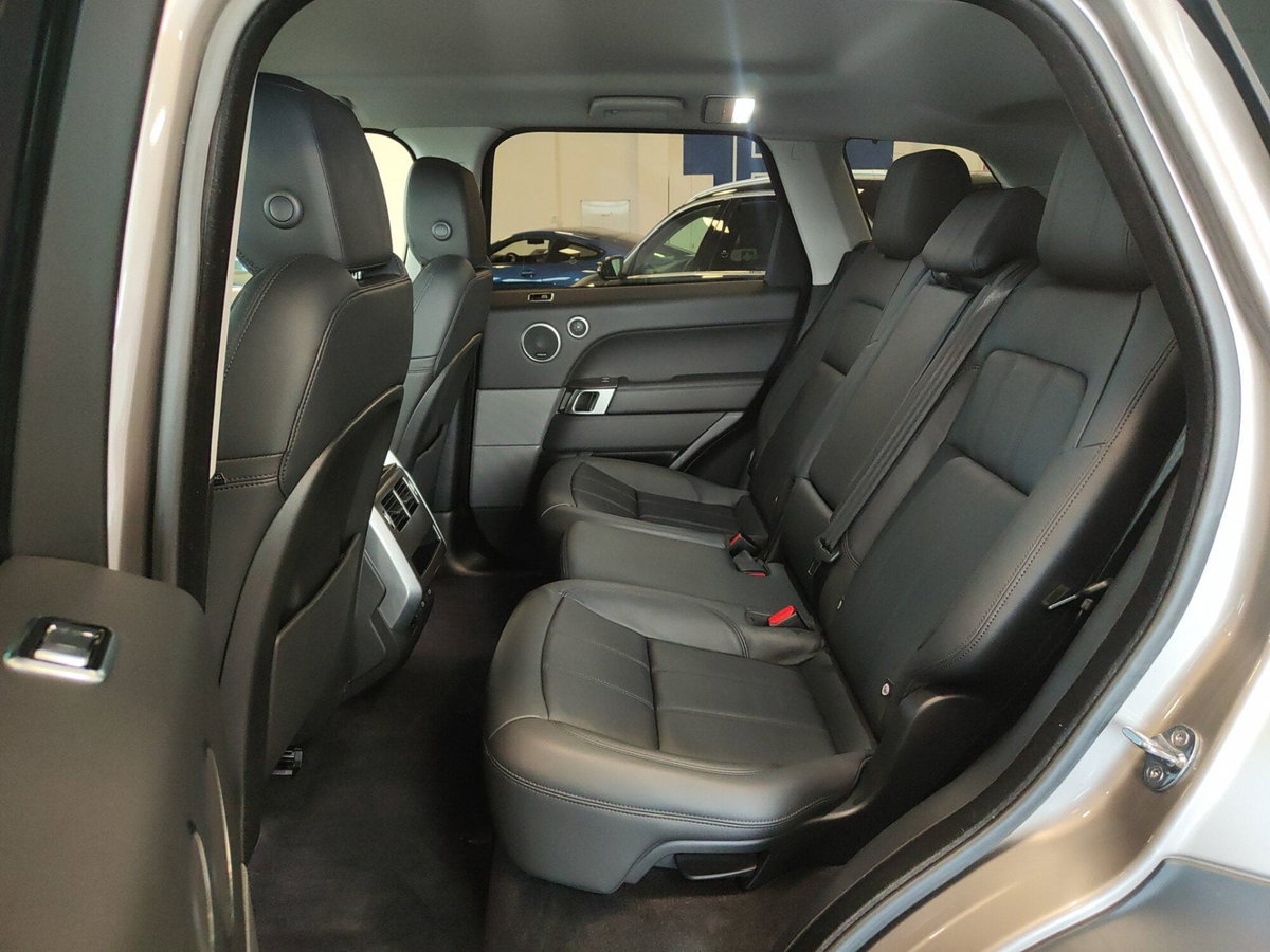 Land Rover Range Rover Sport 3.0D l6 249 CV HSE Dynamic Stealth (6)
