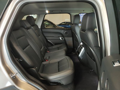 Land Rover Range Rover Sport 3.0D l6 249 CV HSE Dynamic Stealth (7)
