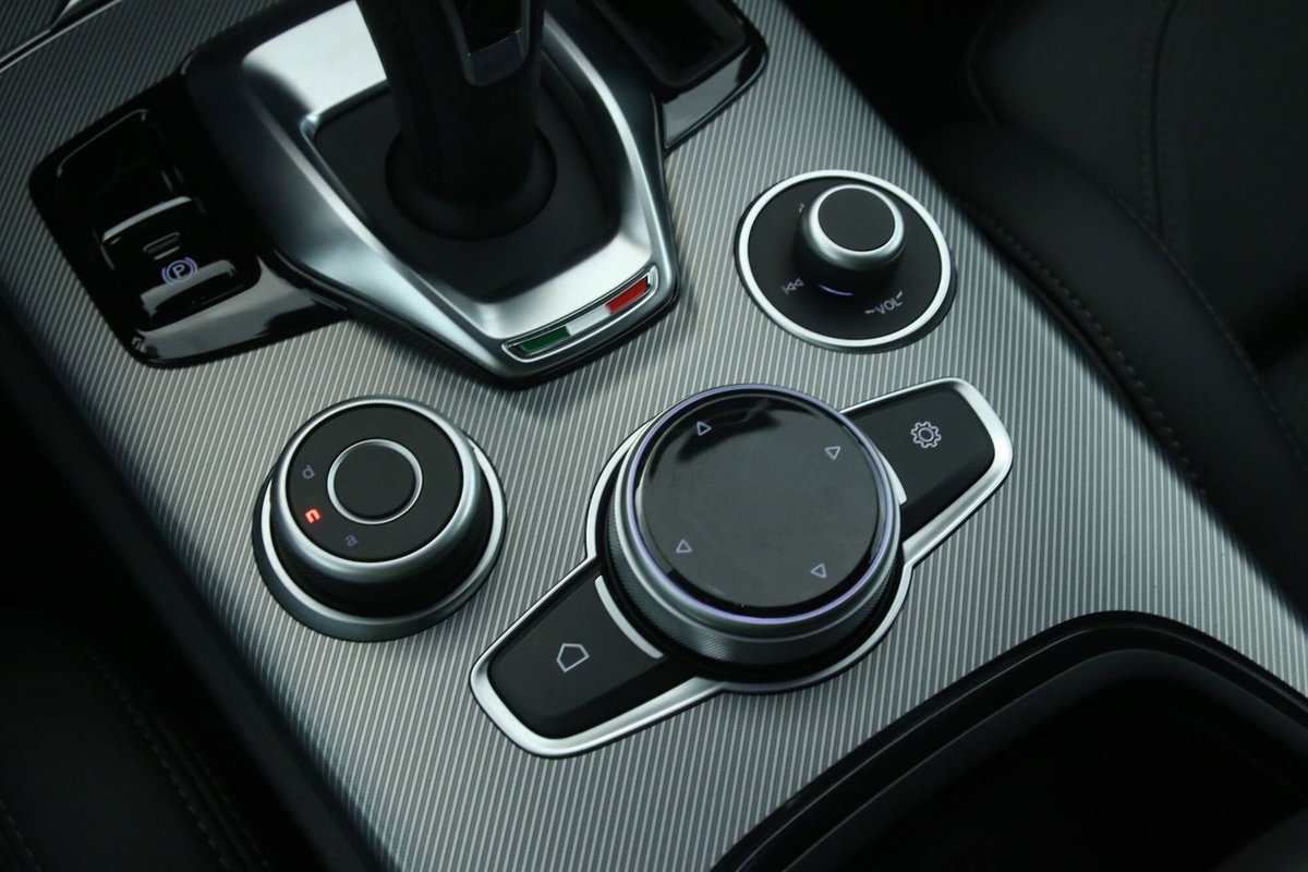 Alfa Romeo Stelvio Stelvio 2.2 Turbodiesel 210 CV AT8 Q4 Veloce (20)