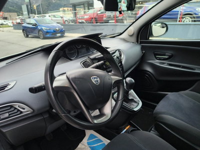 Lancia Ypsilon 1.2 69 CV Argento (10)