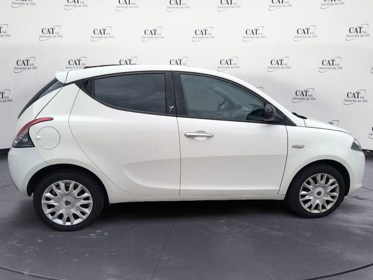 Lancia Ypsilon 1.2 69 CV Argento (5)