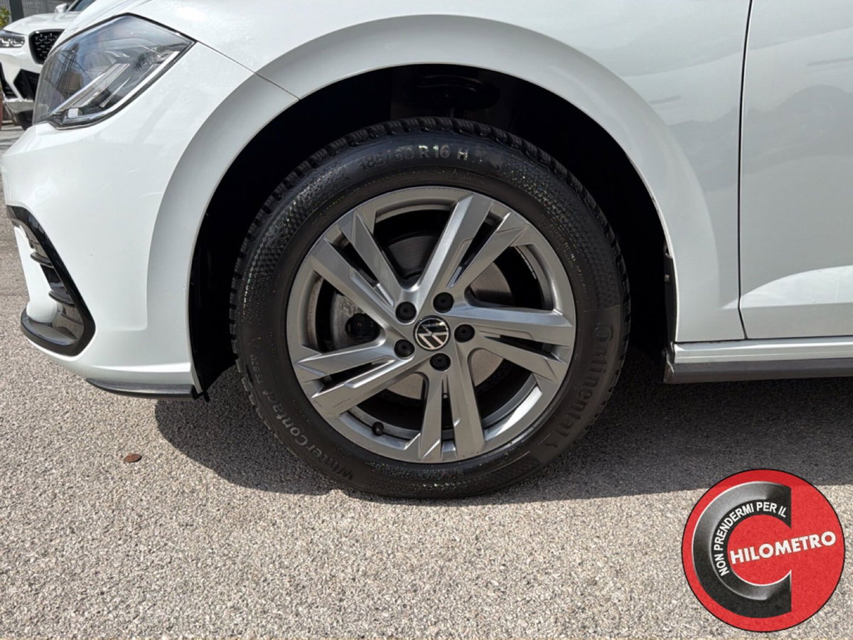 Volkswagen Polo 1.0 TSI 110 CV DSG R-Line (12)