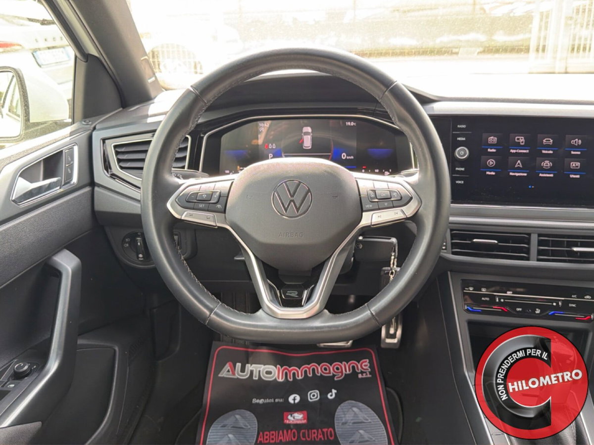 Volkswagen Polo 1.0 TSI 110 CV DSG R-Line (16)