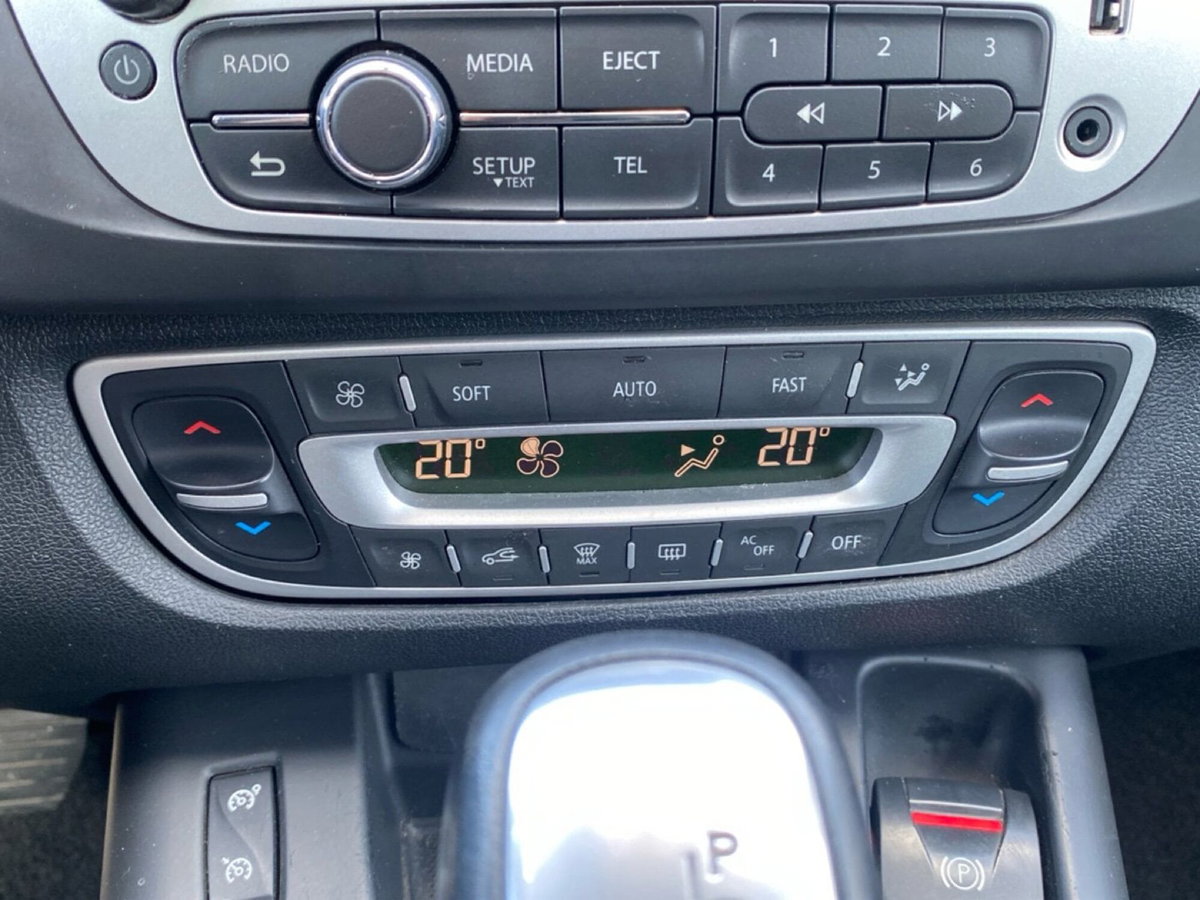 Renault Scénic X-Mod 1.5 dCi 110CV EDC Dynamique (17)