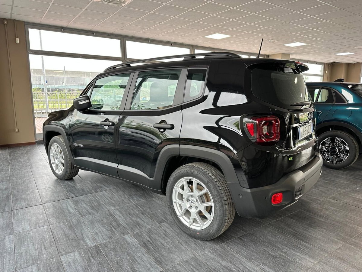 Jeep Renegade 1.5 turbo t4 mhev Altitude 2wd dct (2)