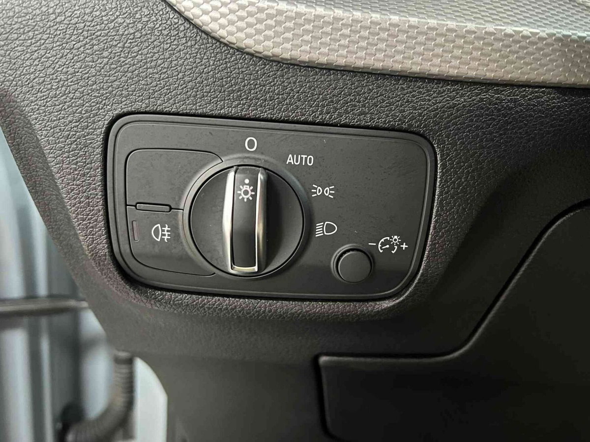Audi Q2 Q2 30 TDI S line Edition (18)