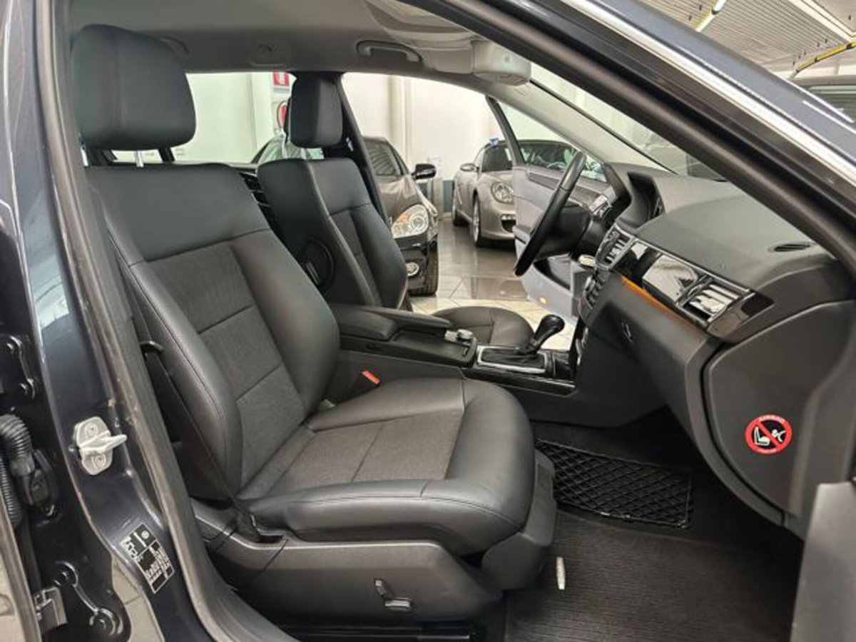 Mercedes-Benz Classe E Station Wagon 200 CGI BlueEFFICIENCY Avantgarde (11)