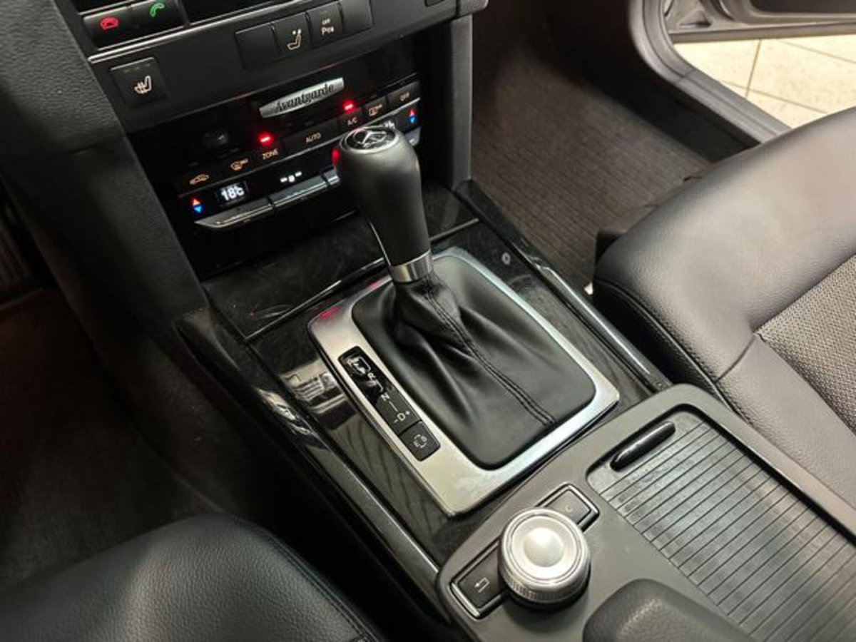Mercedes-Benz Classe E Station Wagon 200 CGI BlueEFFICIENCY Avantgarde (14)