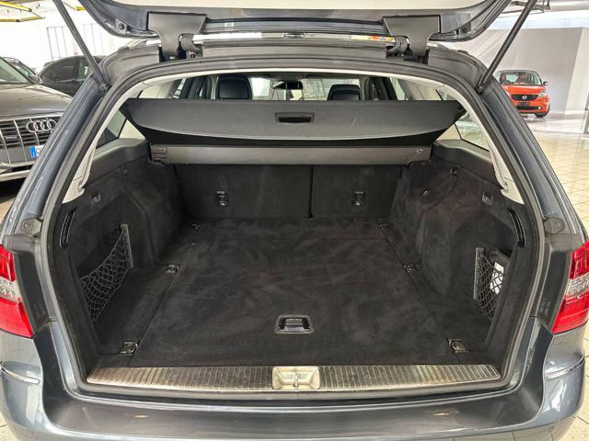 Mercedes-Benz Classe E Station Wagon 200 CGI BlueEFFICIENCY Avantgarde (15)