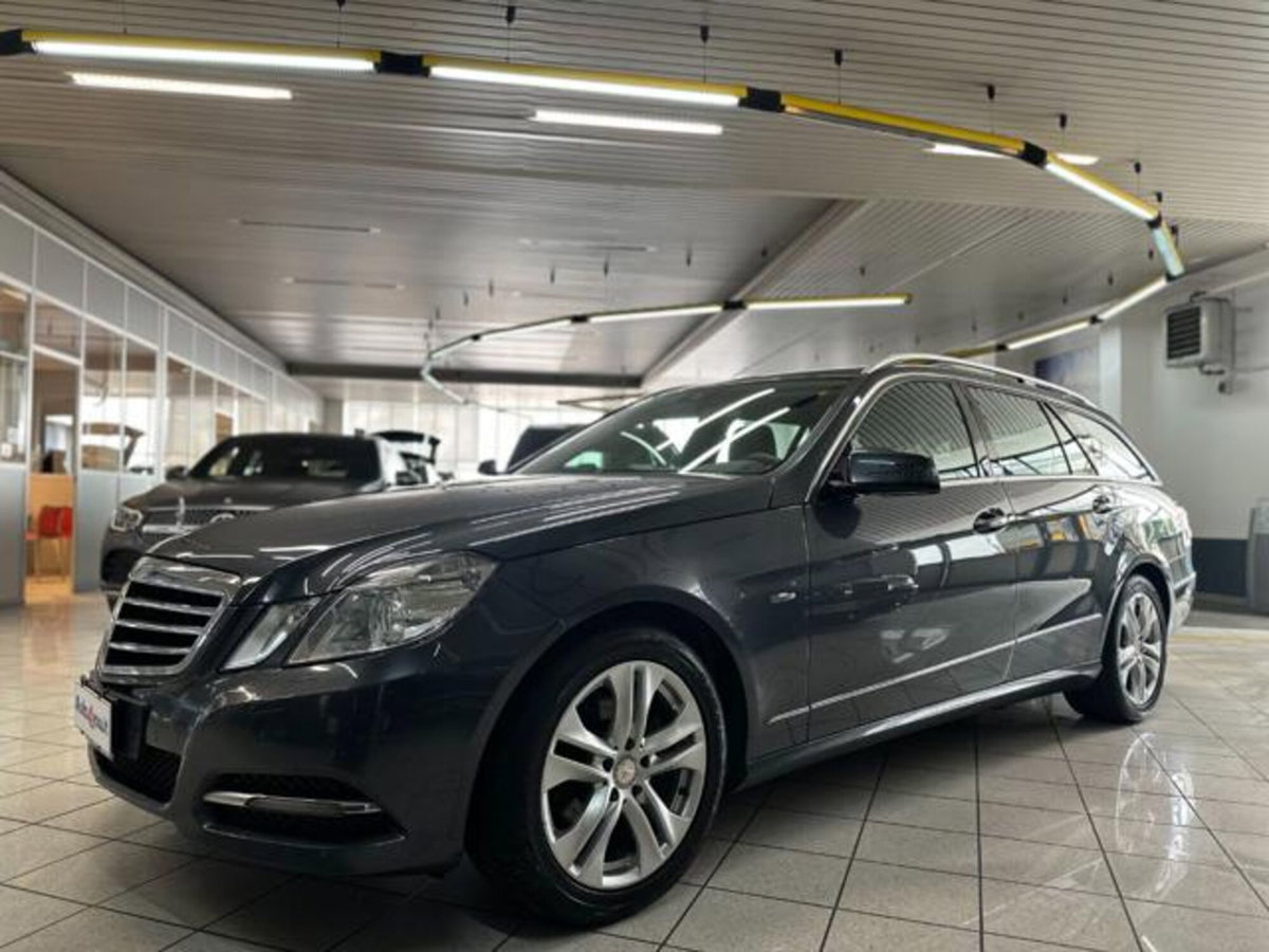 Mercedes-Benz Classe E Station Wagon 200 CGI BlueEFFICIENCY Avantgarde (2)