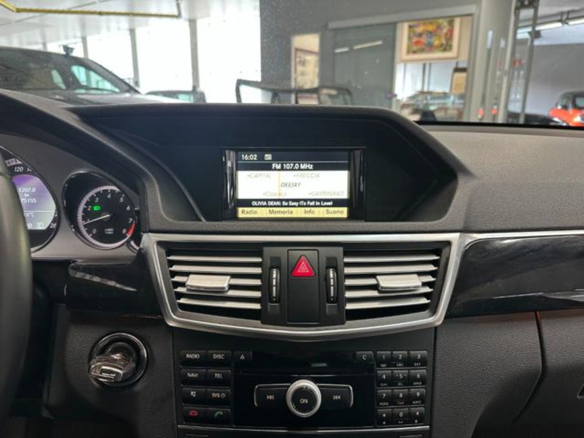 Mercedes-Benz Classe E Station Wagon 200 CGI BlueEFFICIENCY Avantgarde (20)