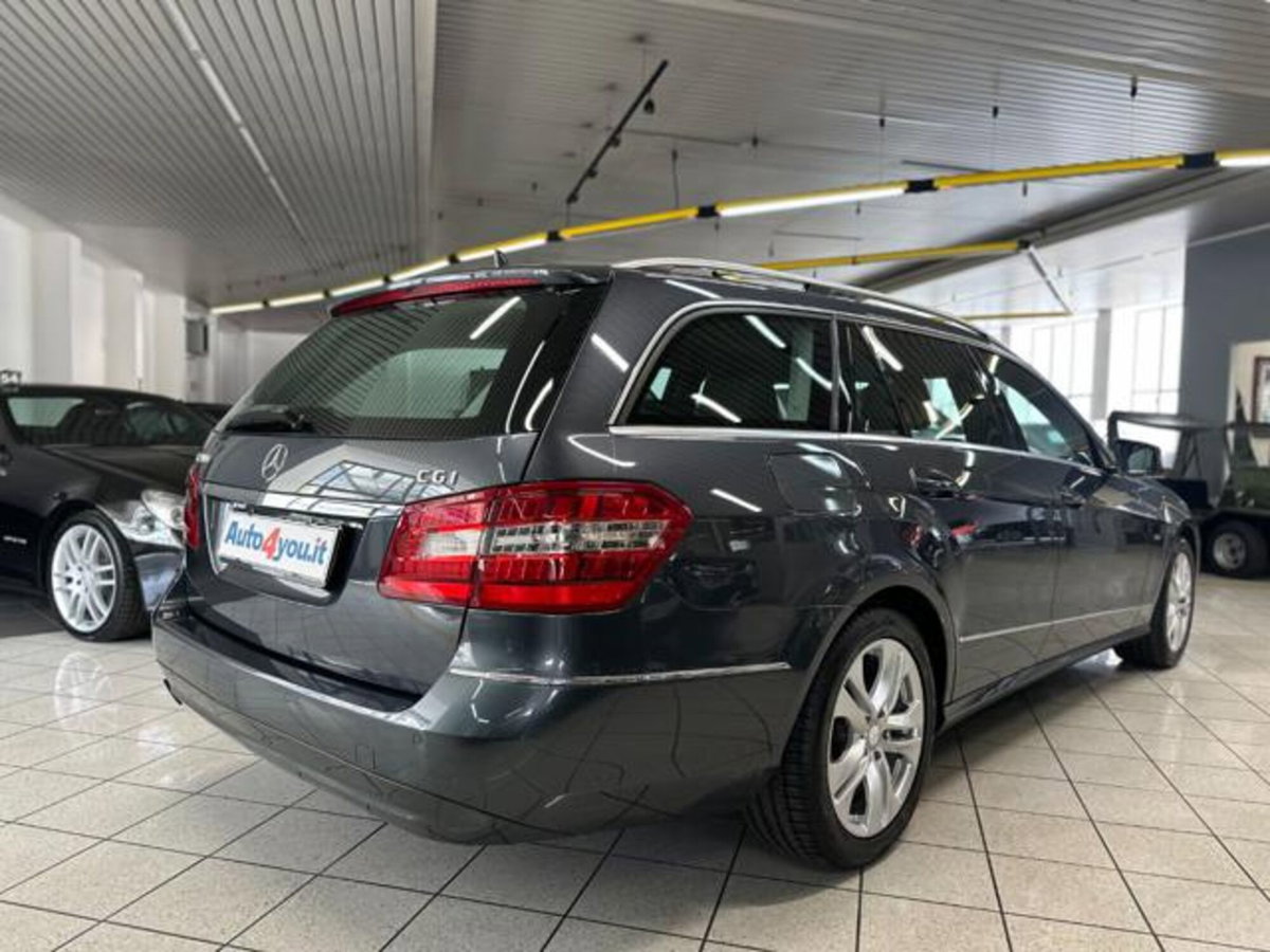 Mercedes-Benz Classe E Station Wagon 200 CGI BlueEFFICIENCY Avantgarde (3)
