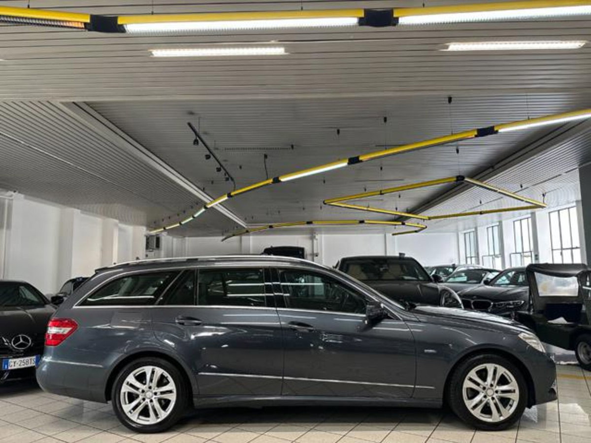 Mercedes-Benz Classe E Station Wagon 200 CGI BlueEFFICIENCY Avantgarde (5)