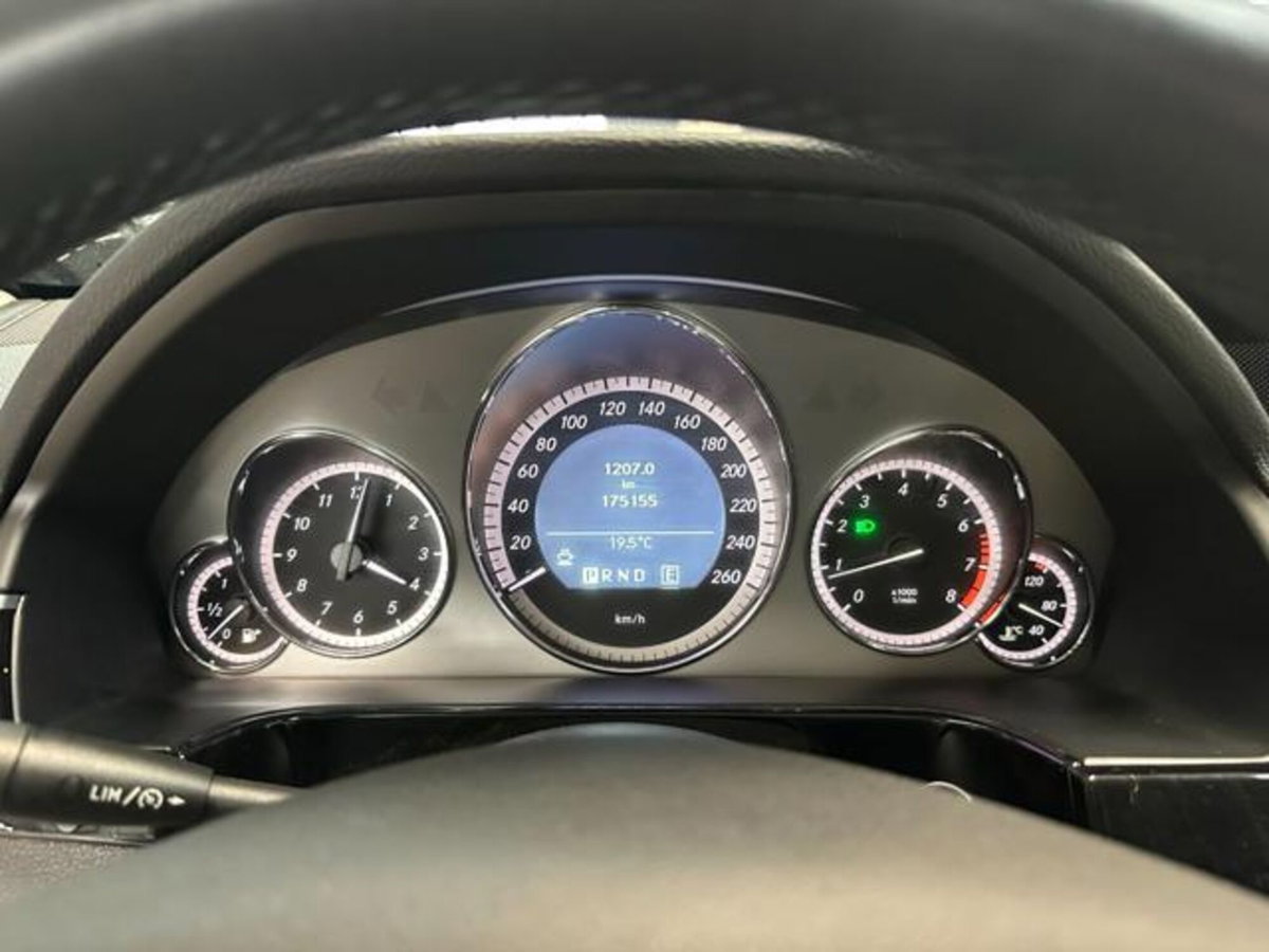 Mercedes-Benz Classe E Station Wagon 200 CGI BlueEFFICIENCY Avantgarde (8)