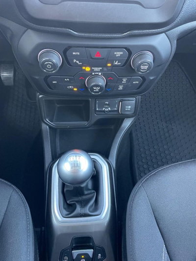 Jeep Renegade 1.6 Mjt 120 CV Limited (17)