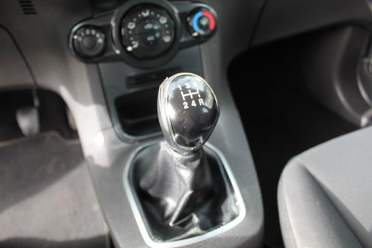 Ford Fiesta 1.4 5 porte Bz.- GPL Titanium (14)