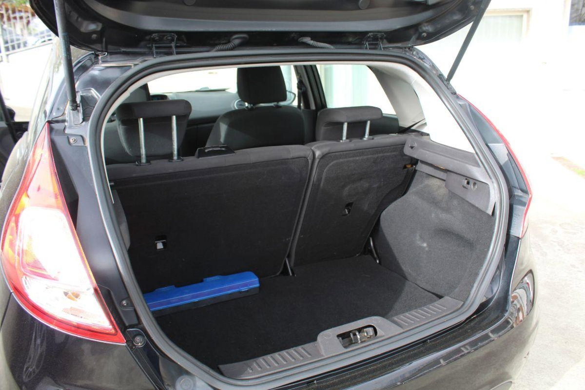 Ford Fiesta 1.4 5 porte Bz.- GPL Titanium (17)