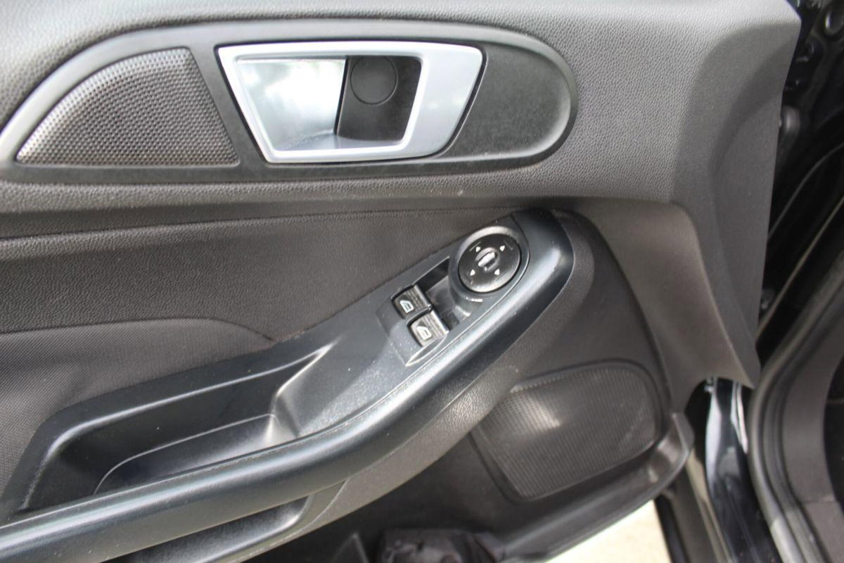Ford Fiesta 1.4 5 porte Bz.- GPL Titanium (7)