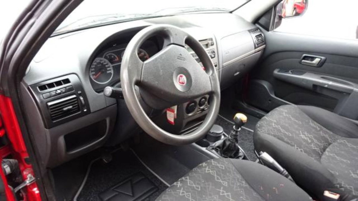 Fiat Strada 1.9 diesel Pick-up (20)